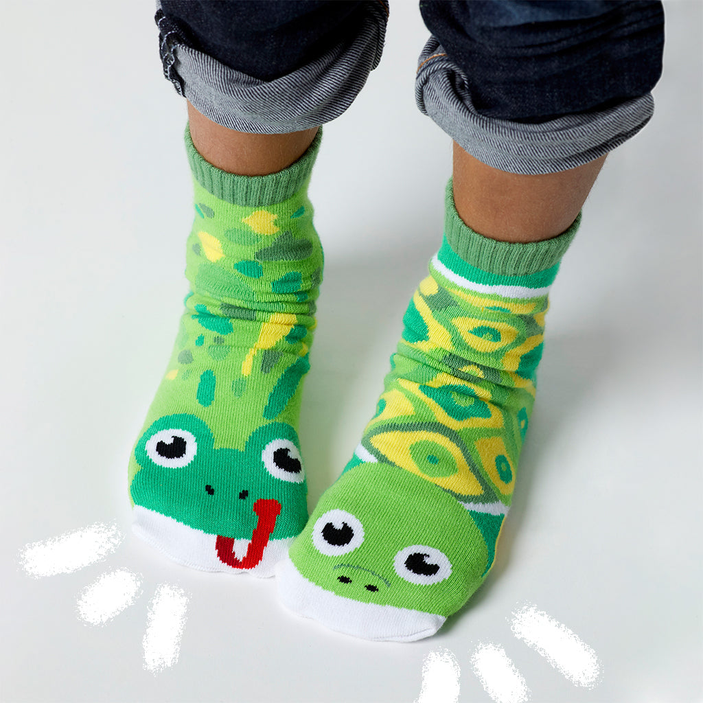 pals Mismatched Socks