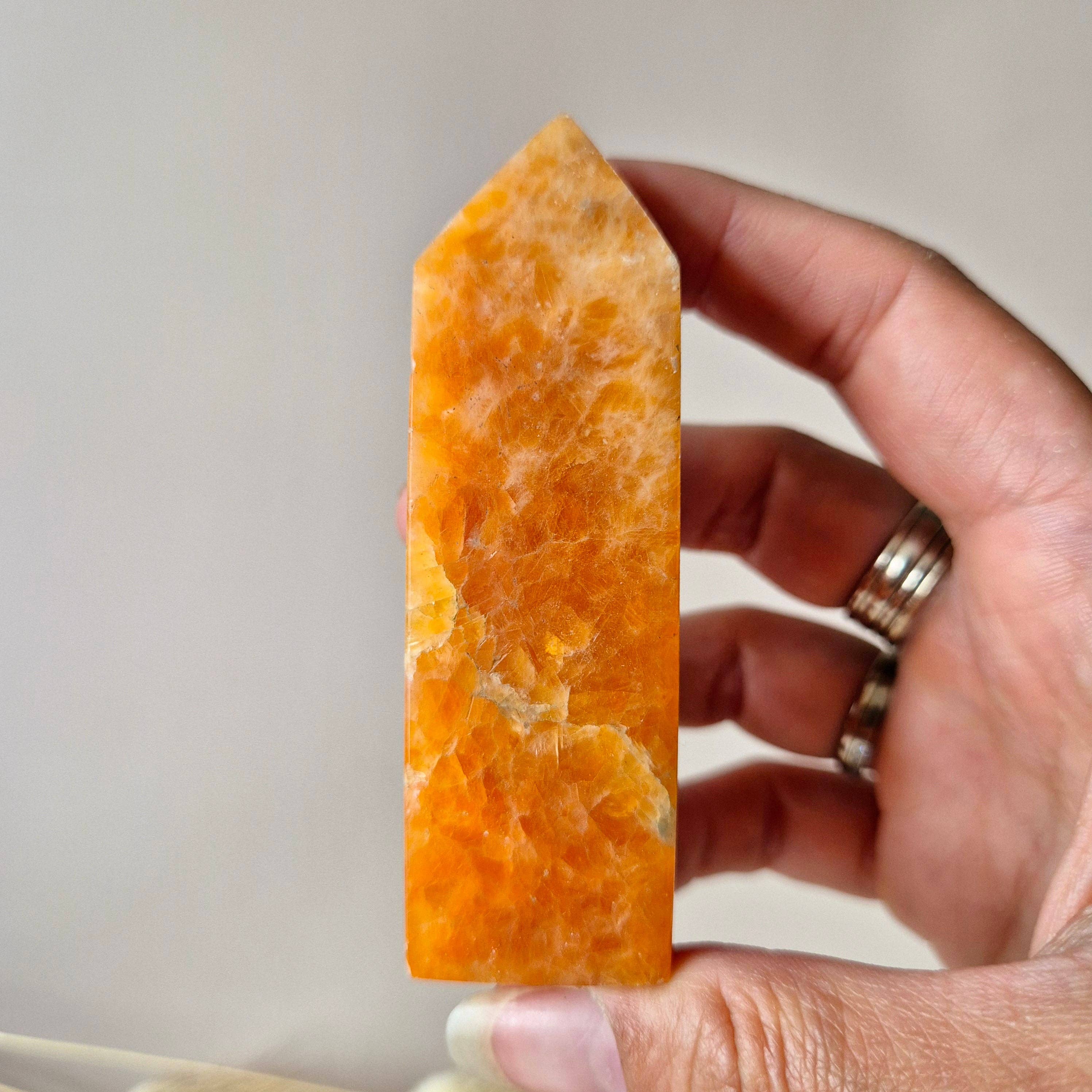 Gemstone Orange Calcite tower – motivation, vitality & creativity 100-500 grams: Orange Calcite tower 300-400g