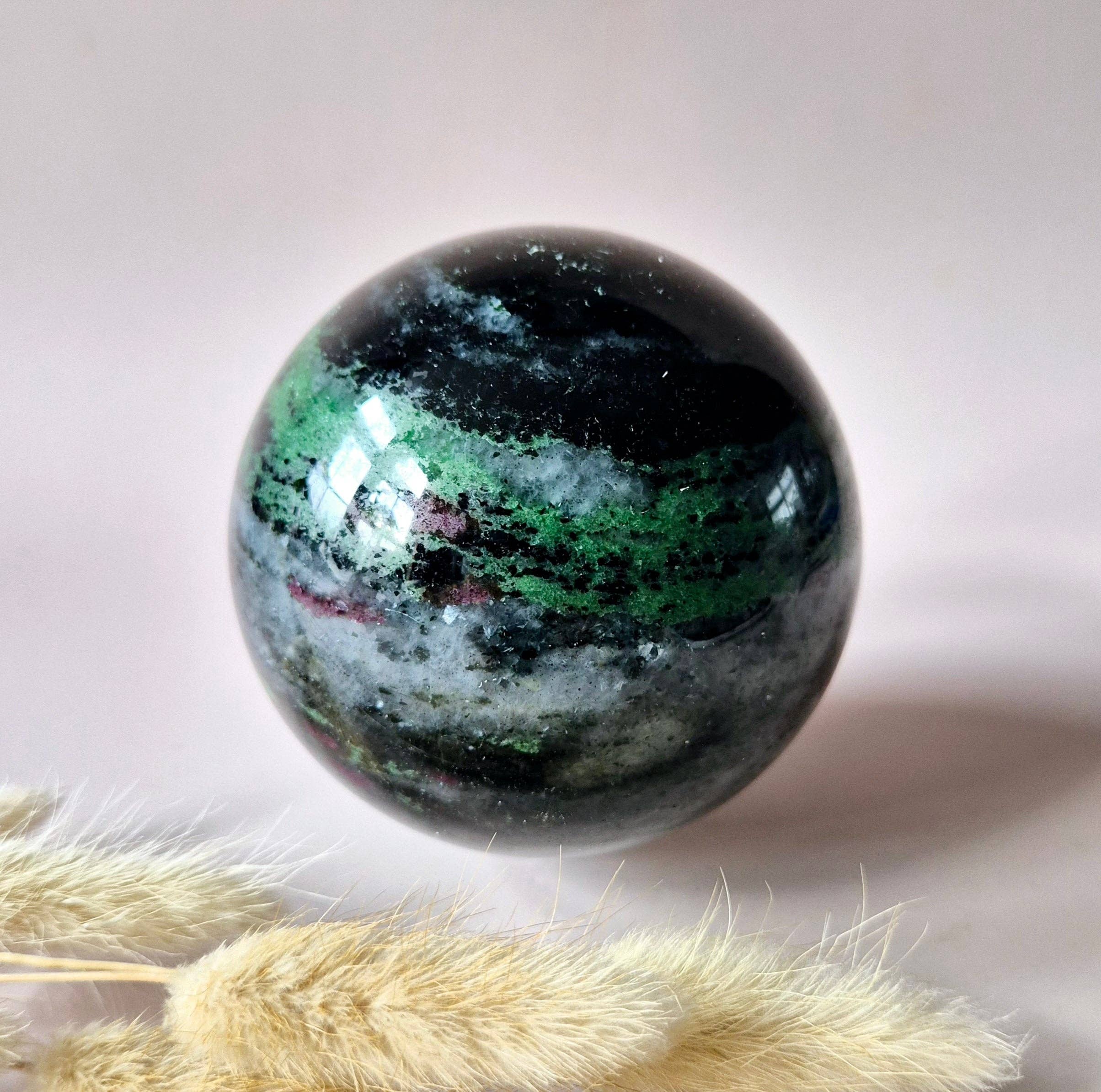 XL Ruby in Zoisite Gemstone Sphere – 85 mm / 925 g – Strength & Passion in Balance