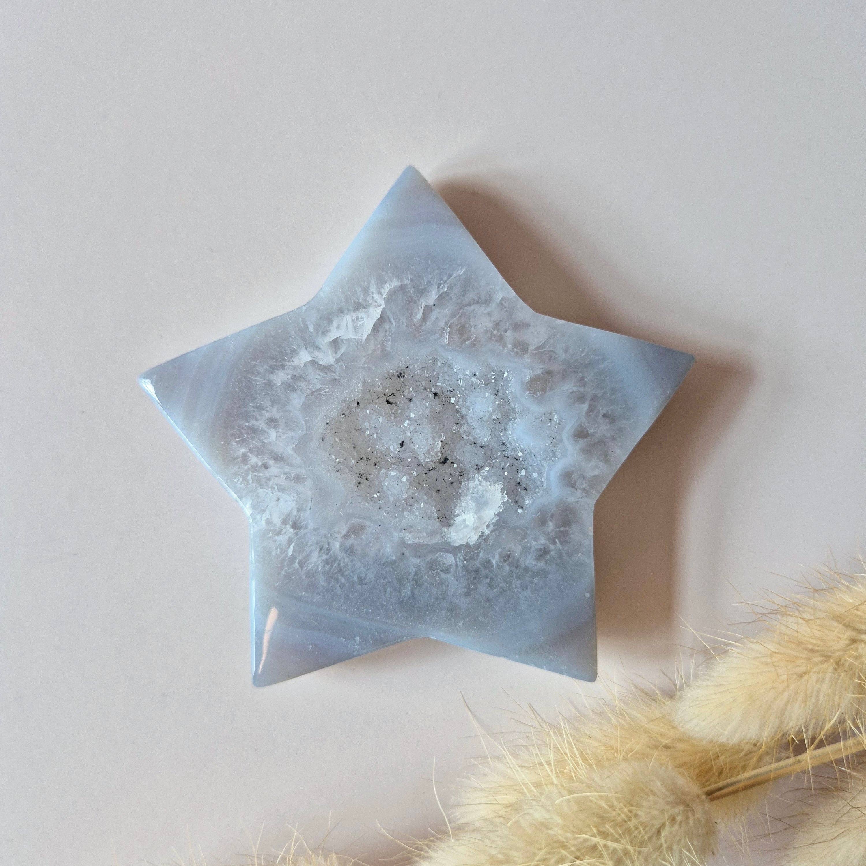 Gemstone Druzy Gray Agate Star 6-7cm | Crystal Star Carving full of Light & Calm: Gray Agate Star 1.