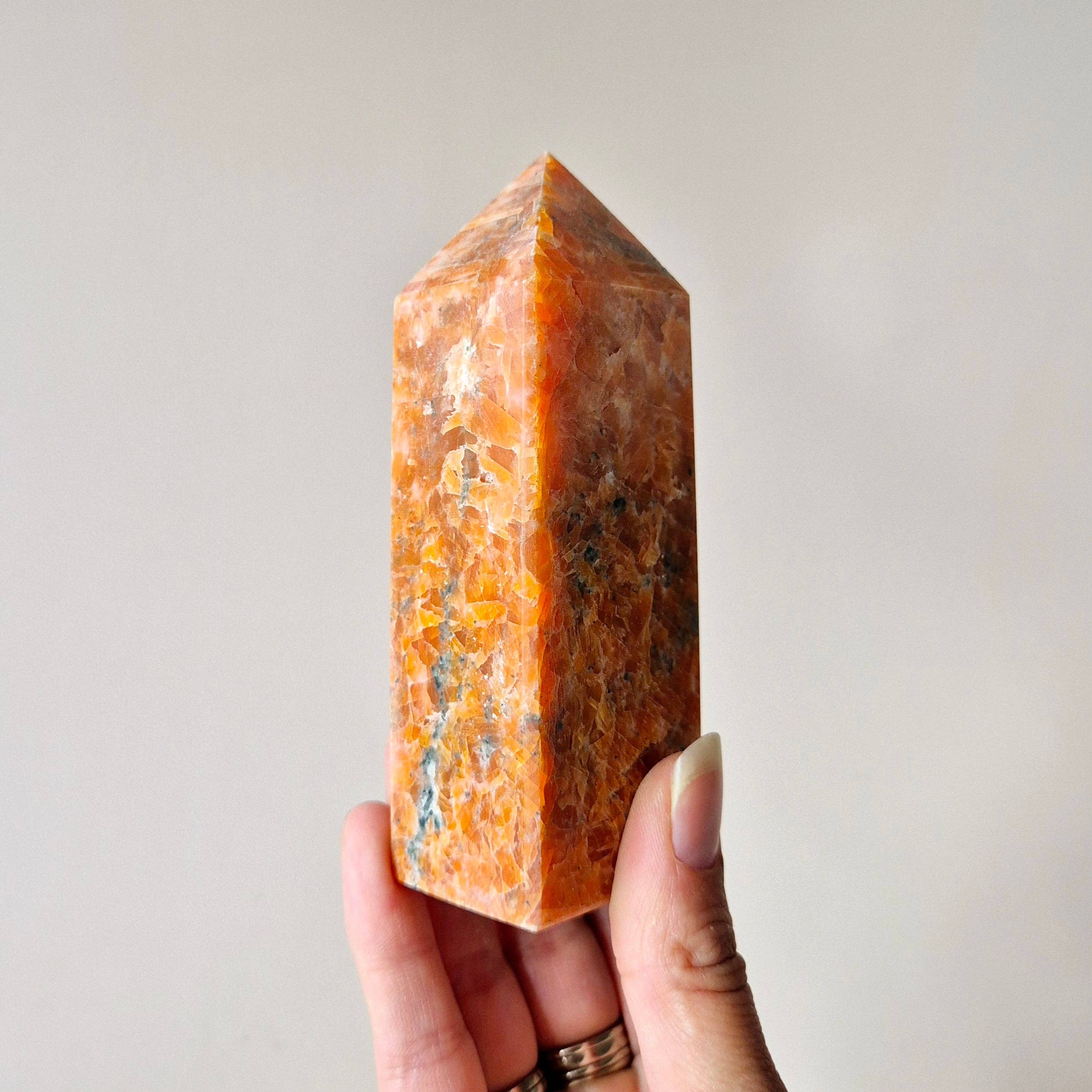 Gemstone Orange Calcite tower – motivation, vitality & creativity 100-500 grams: Orange Calcite tower 500-600g