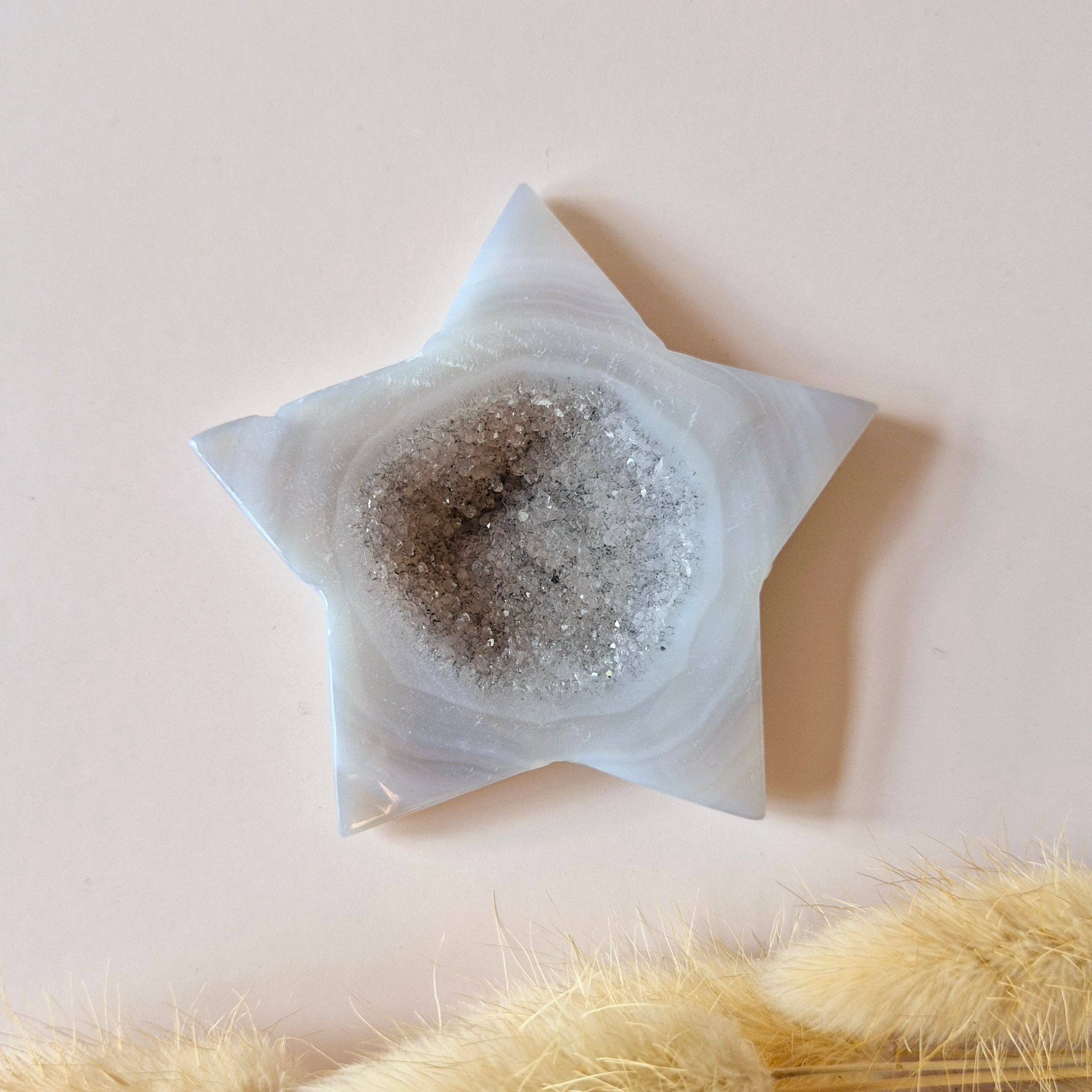 Gemstone Druzy Gray Agate Star 6-7cm | Crystal Star Carving full of Light & Calm: Gray Agate Star 1.