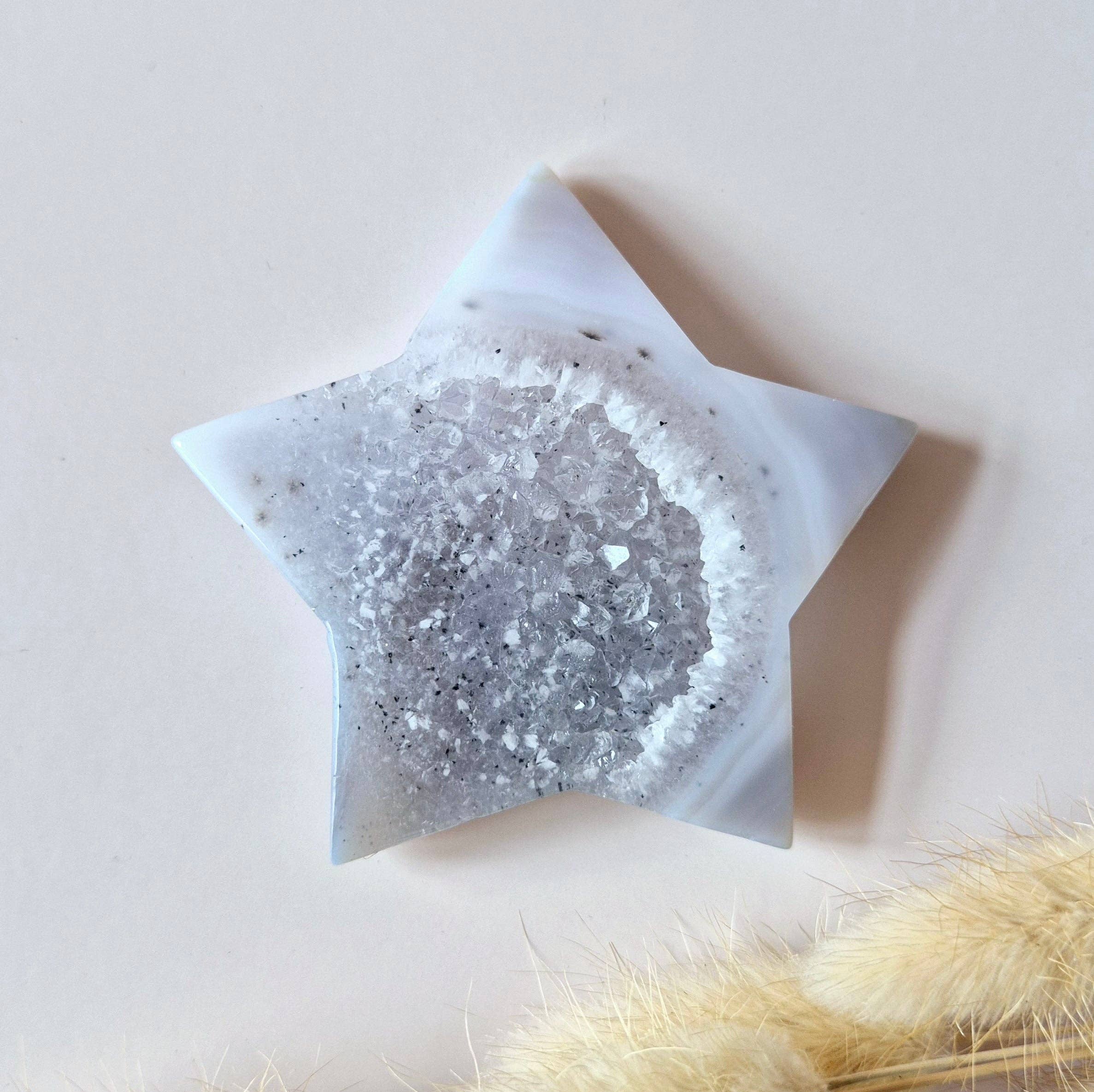 Gemstone Druzy Gray Agate Star 6-7cm | Crystal Star Carving full of Light & Calm: Gray Agate Star 1.