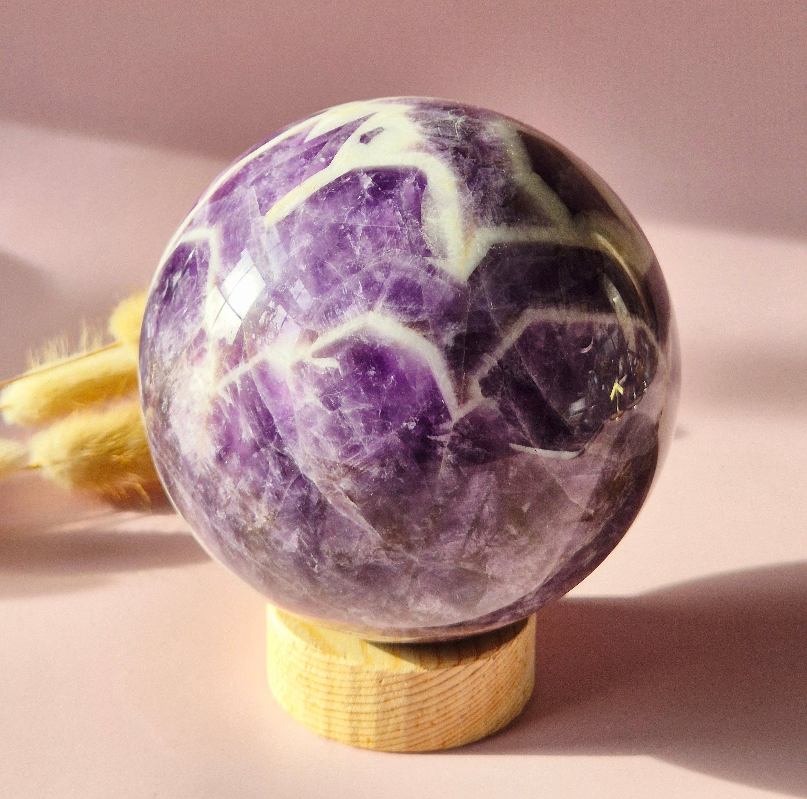 XL Dream Amethyst Gemstone Sphere – 100 mm (1331 g) Spiritual Gemstone for Calm and Balance Statement Piece