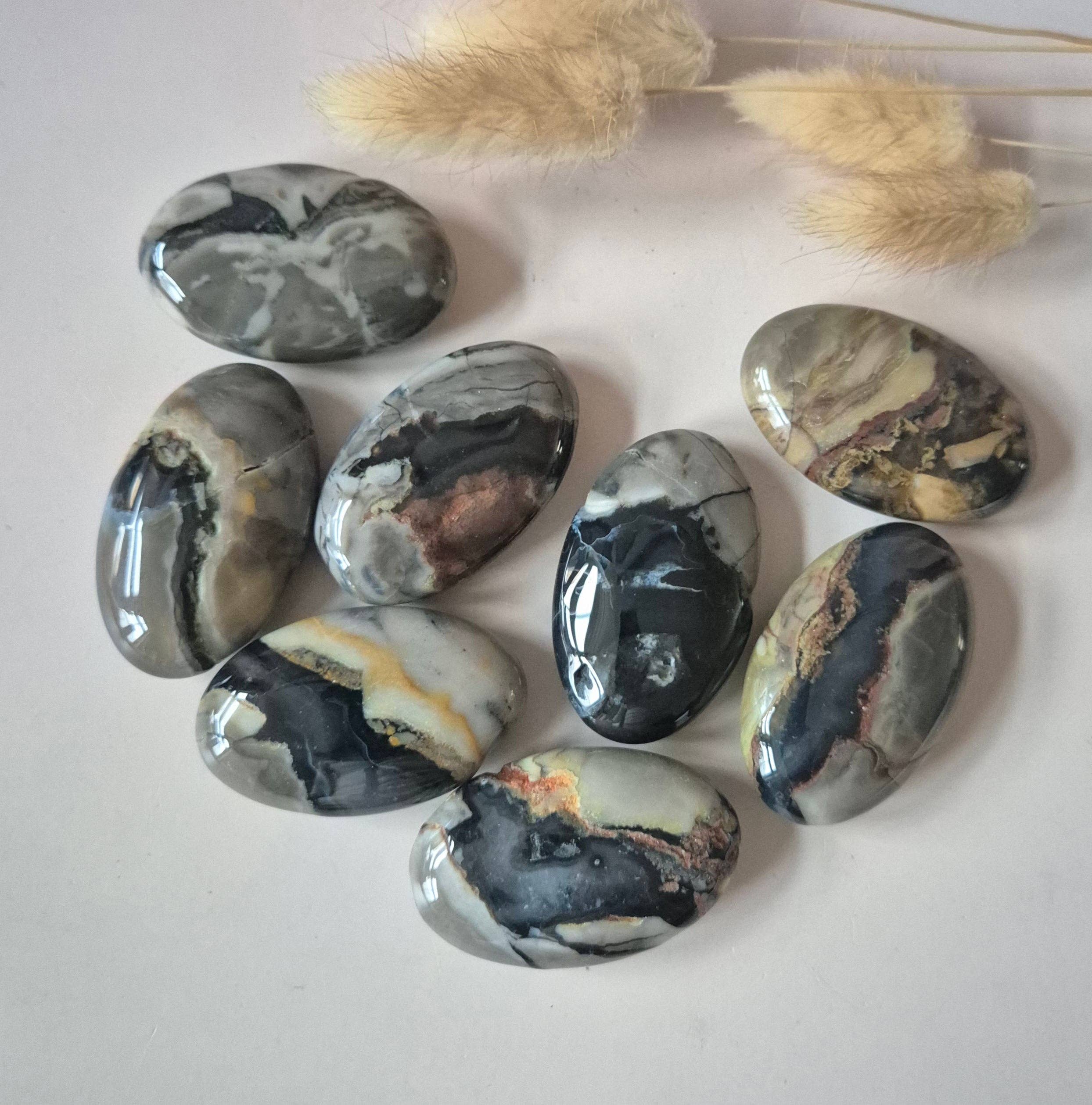 Gemstone UV-Reactive Volcano Agate Palm Stone – Hand Stone