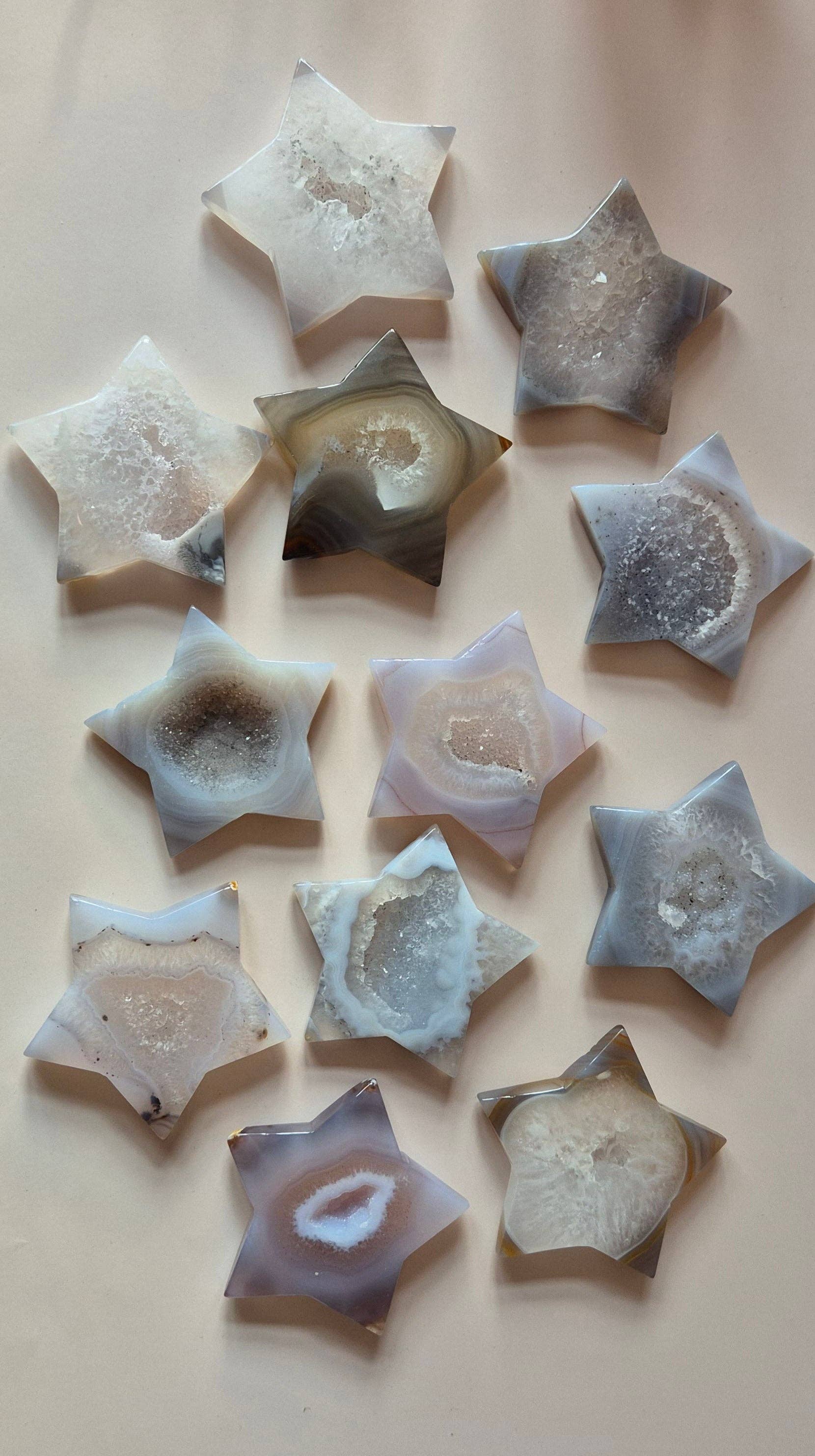 Gemstone Druzy Gray Agate Star 6-7cm | Crystal Star Carving full of Light & Calm: Gray Agate Star 1.