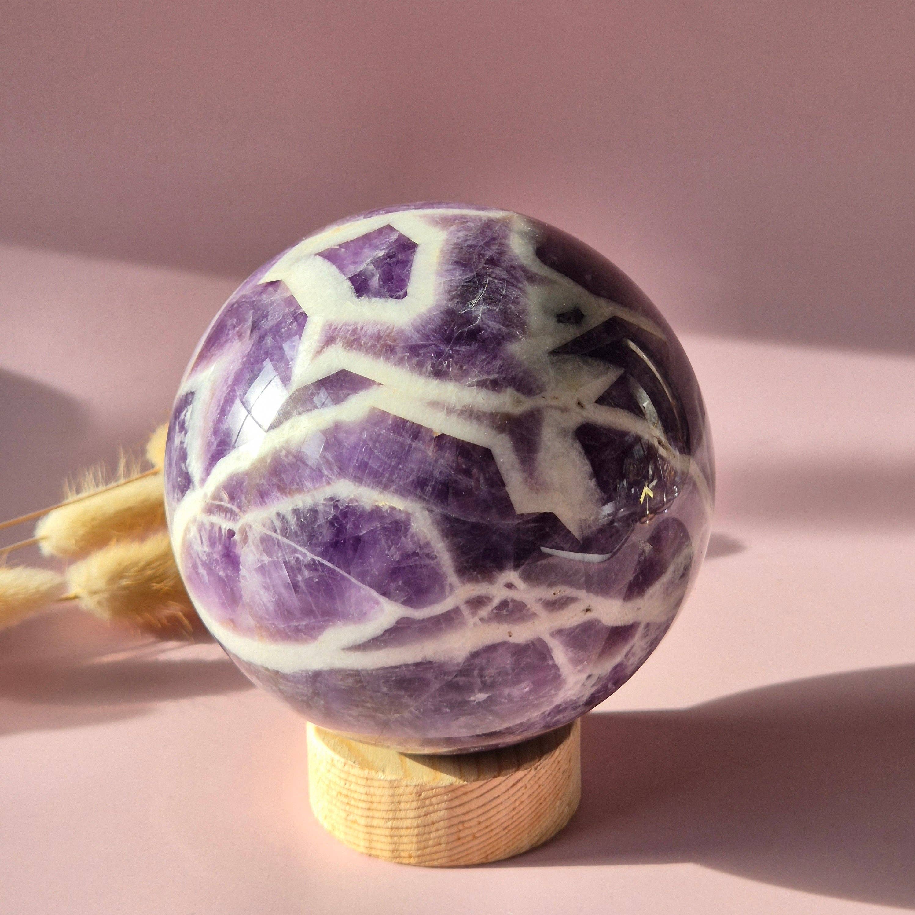 XL Dream Amethyst Gemstone Sphere – 100 mm (1331 g) Spiritual Gemstone for Calm and Balance Statement Piece