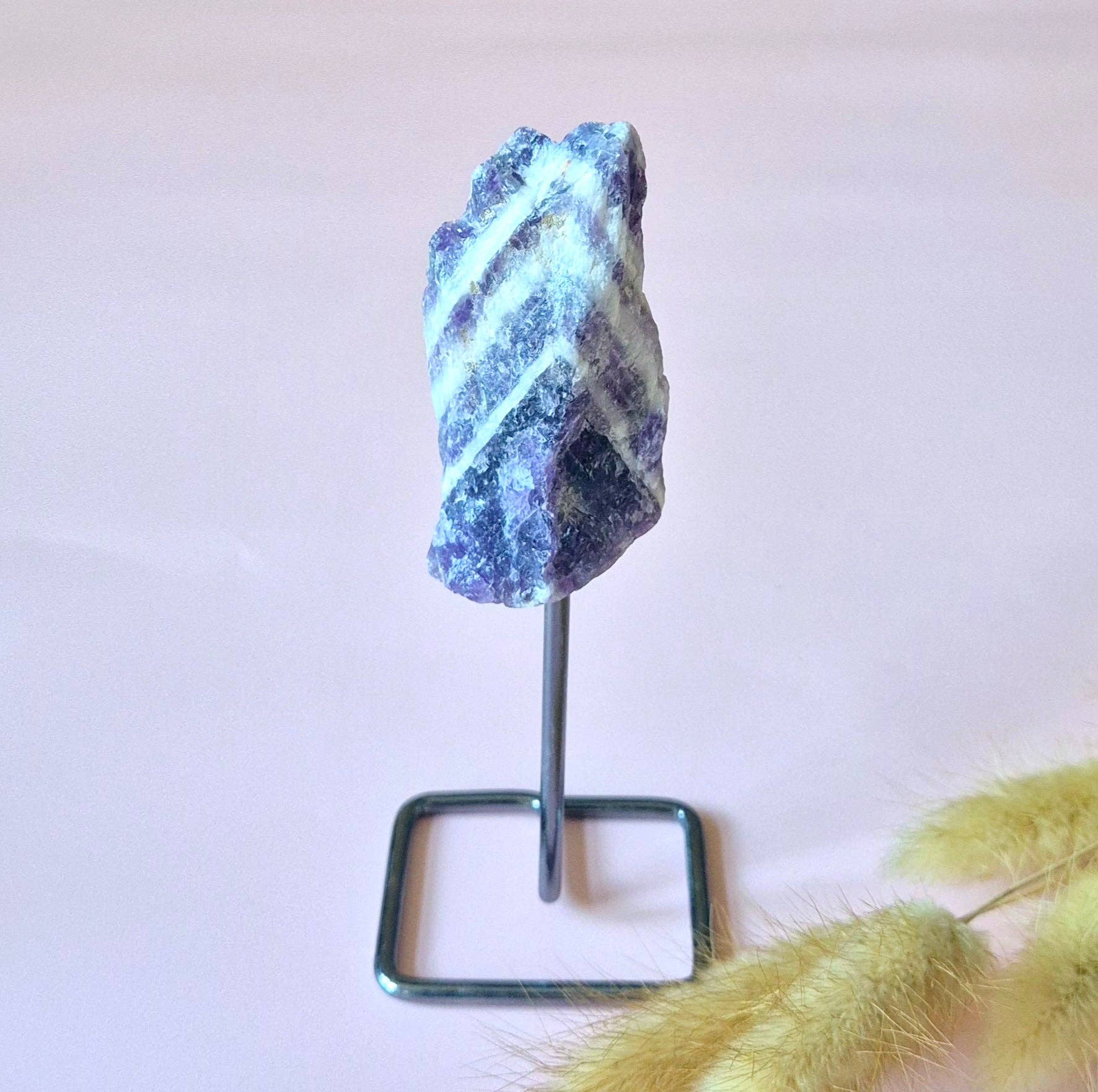 Raw gemstone on stand – approx. 12cm | Various types of stone: Fluorite
