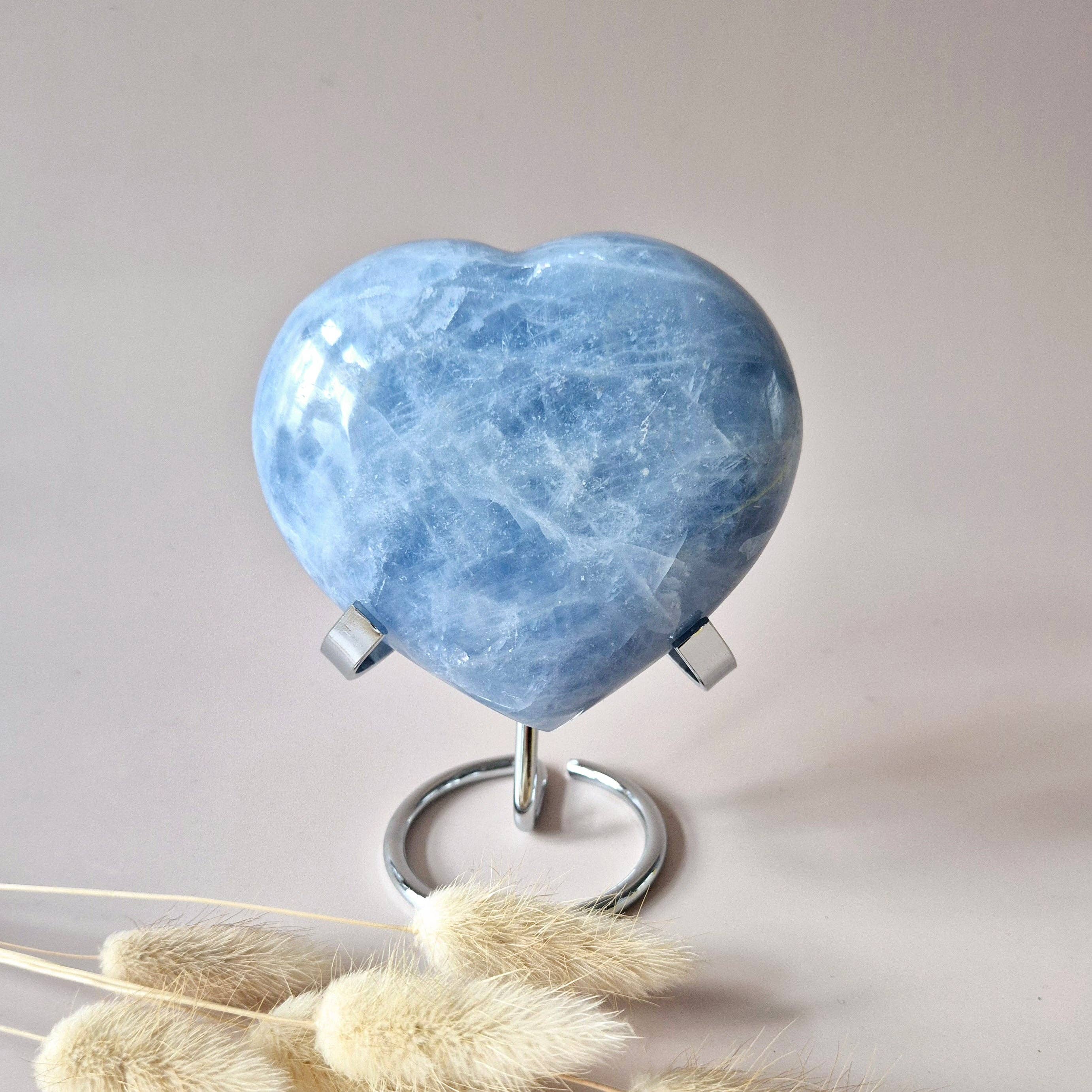 Celestine Gemstone Heart Carving – approx. 600 g – Angelic Calm & Spiritual Connection