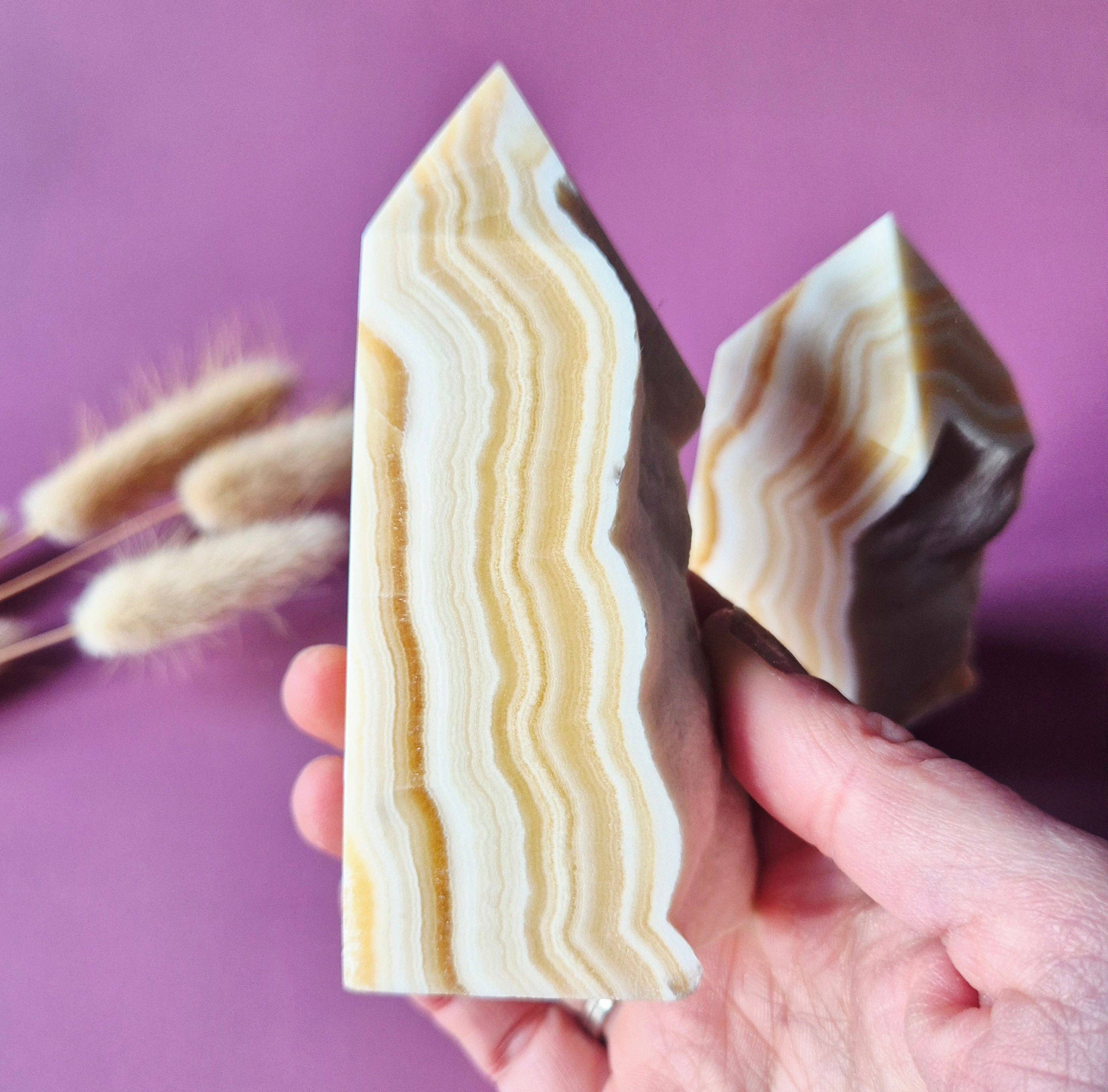 Yellow Onyx Tower with Raw Side (150–250 g)