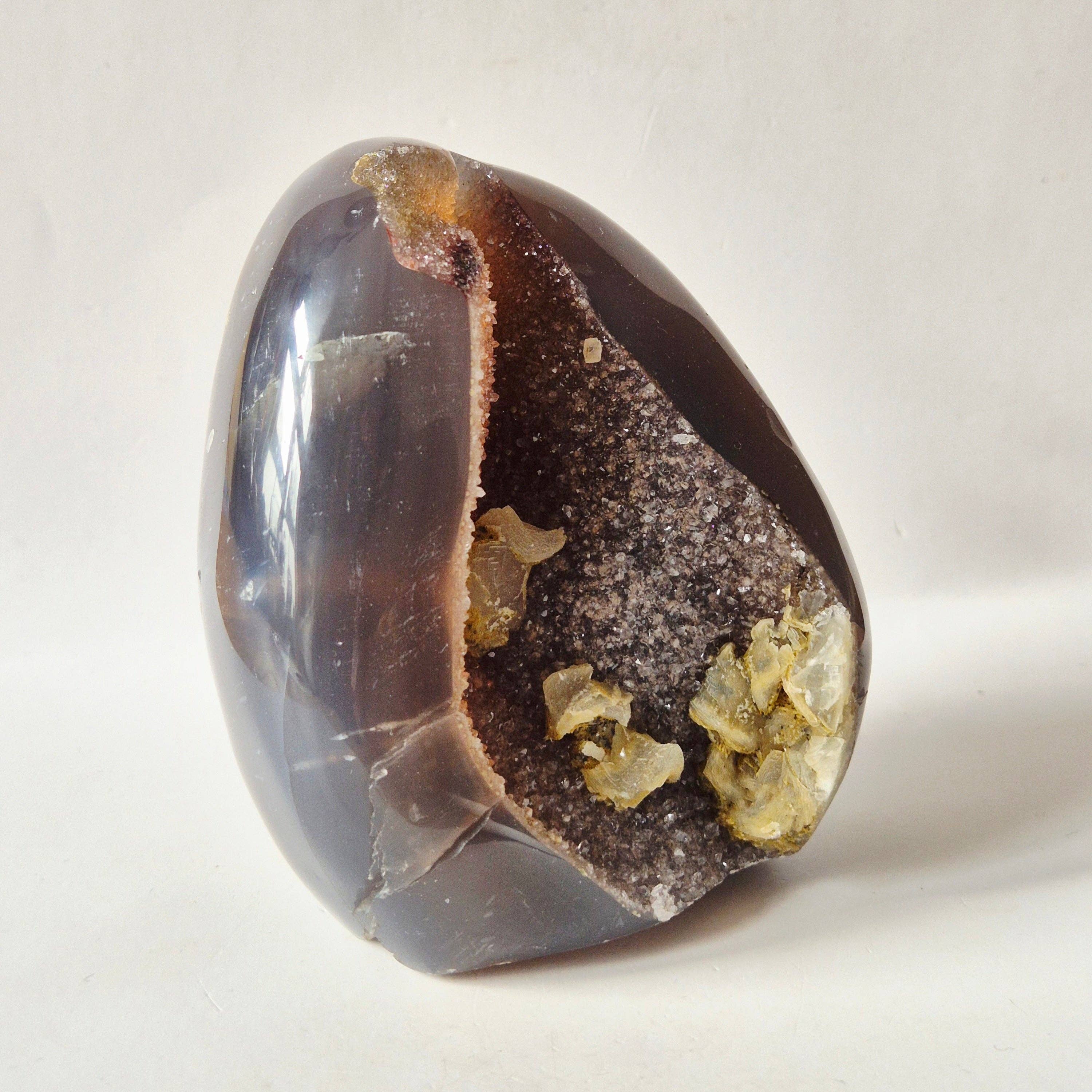 Druzy Agate from Uruguay including Calcite formation – 645 grams Natural Geode Gemstone