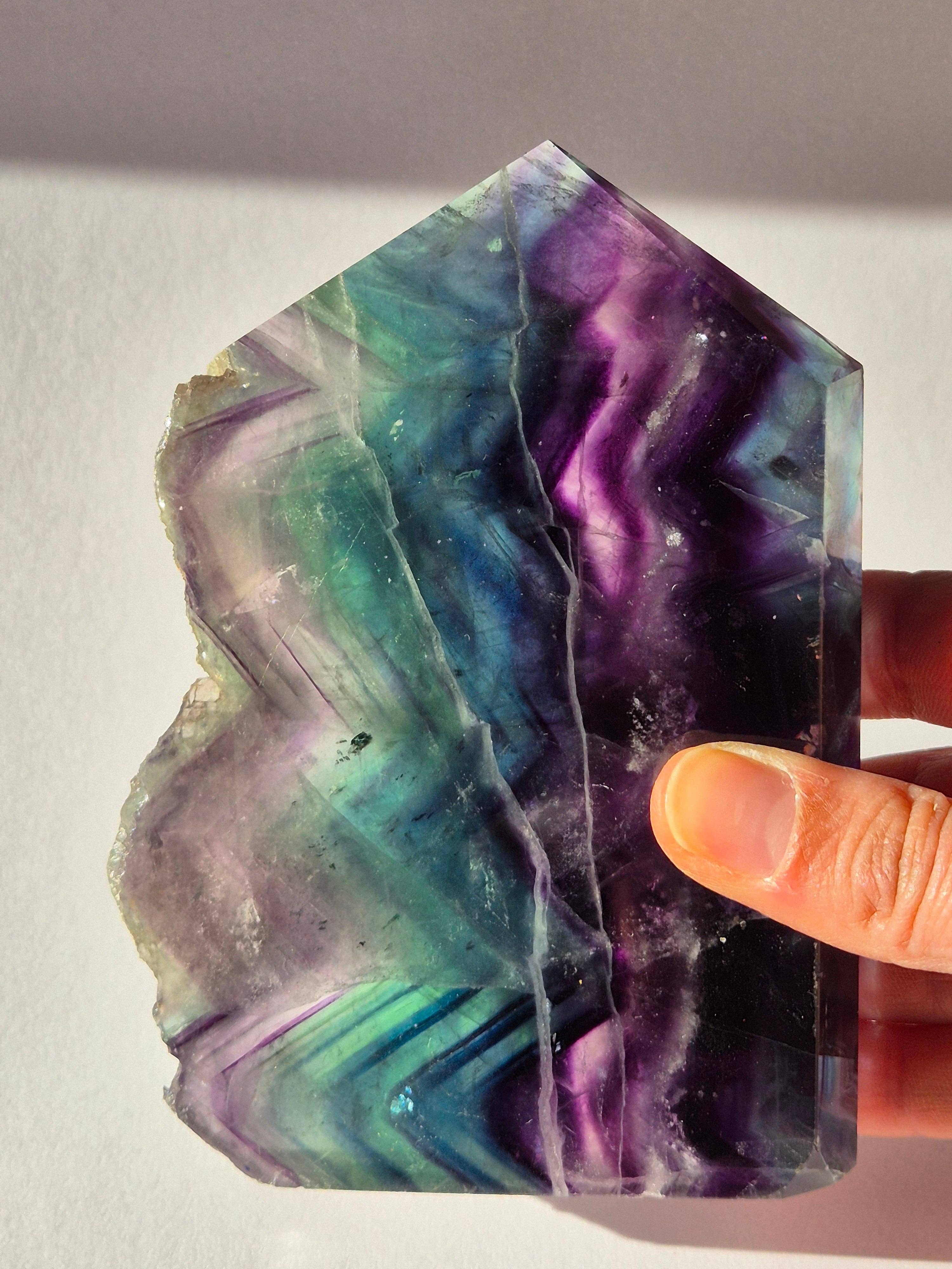 Candy Fluorite sculpture with rough edge - 472 g