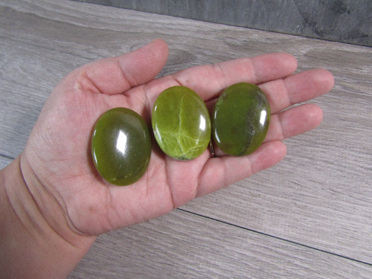 Gemstone Palm Stones 45mm – Bulk Crystal Supplies : Lapis
