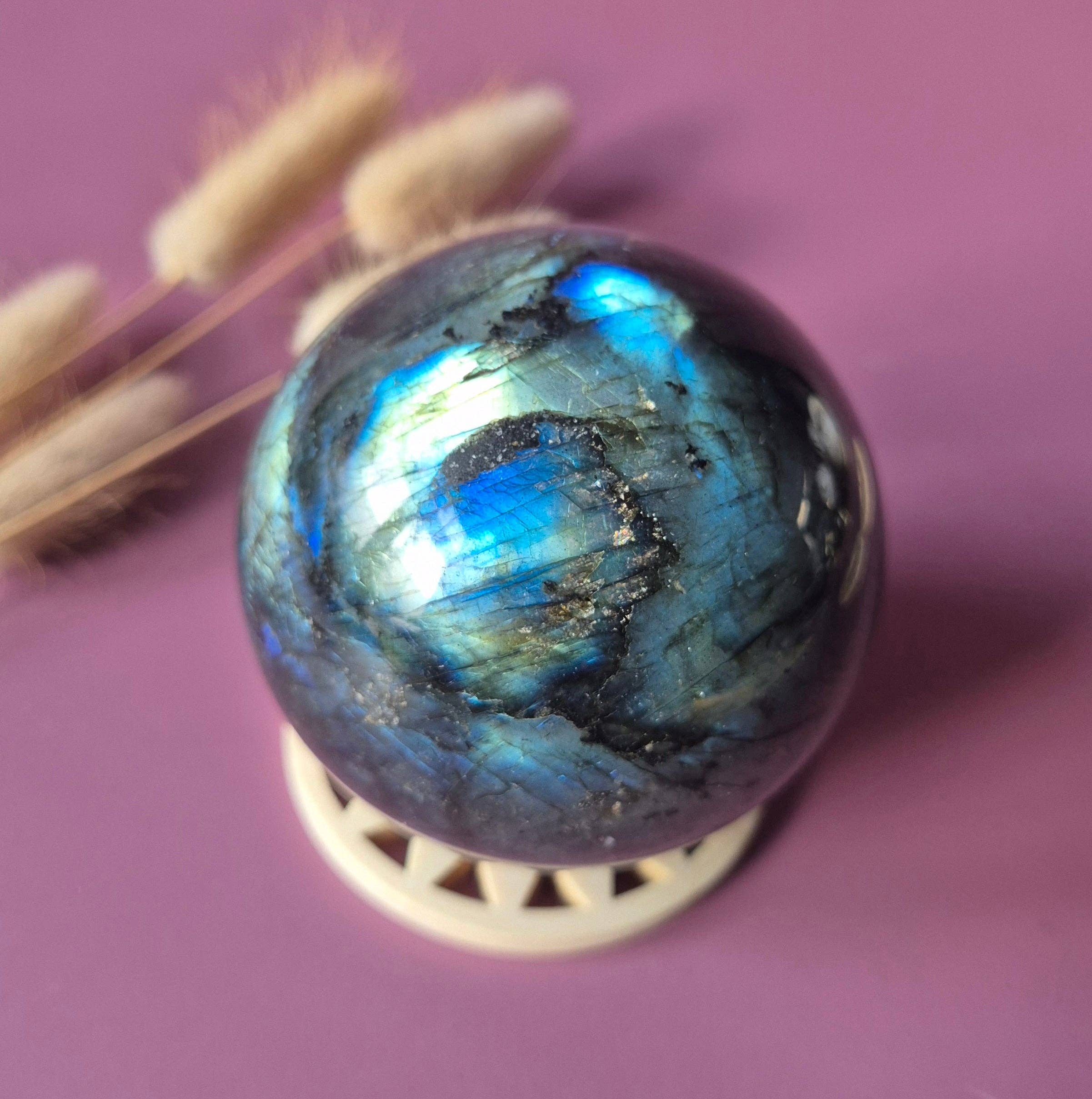 Labradorite Sphere – Gemstone Sphere with Flash (50mm-85mm): 70-75mm