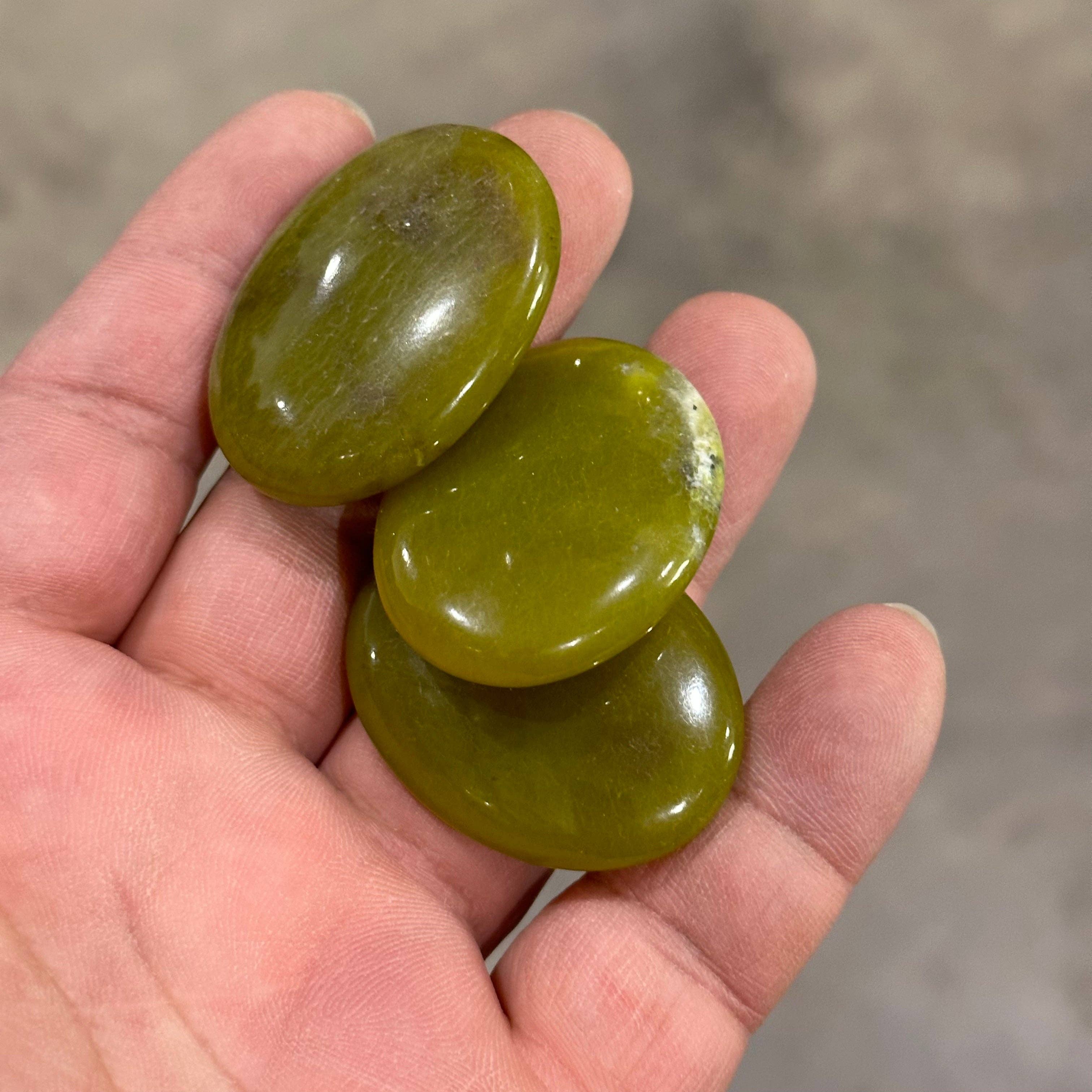 Gemstone Palm Stones 45mm – Tiger Eye