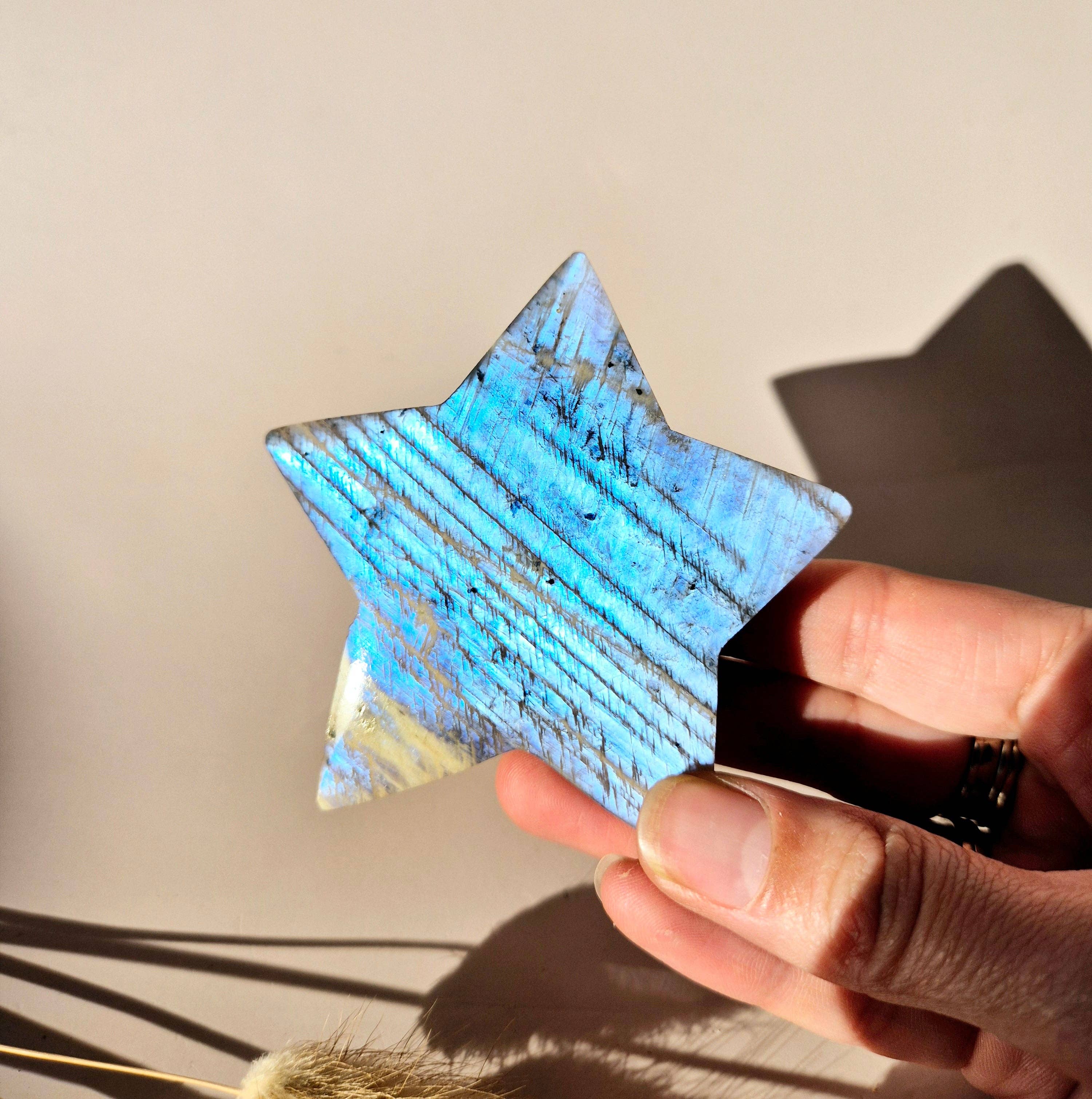 Gemstone Flashy Blue Moonstone Star – Premium Flash (7–8 cm)